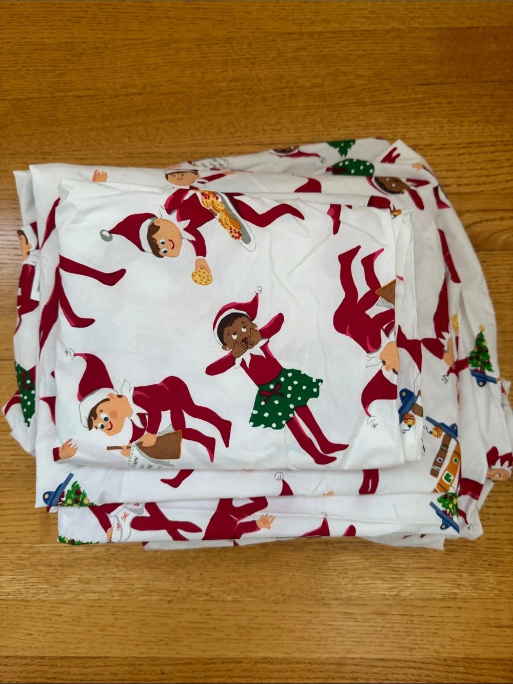 Pottery Barn Kids Elf On The Shelf Sheet Set (Full)